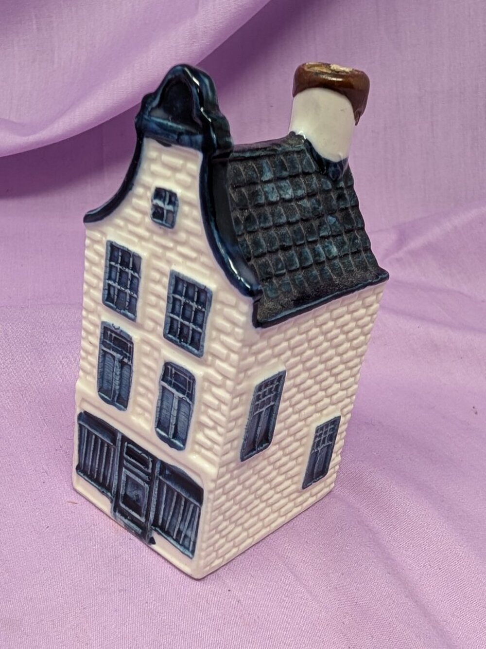 KLM Blue Delft House #30